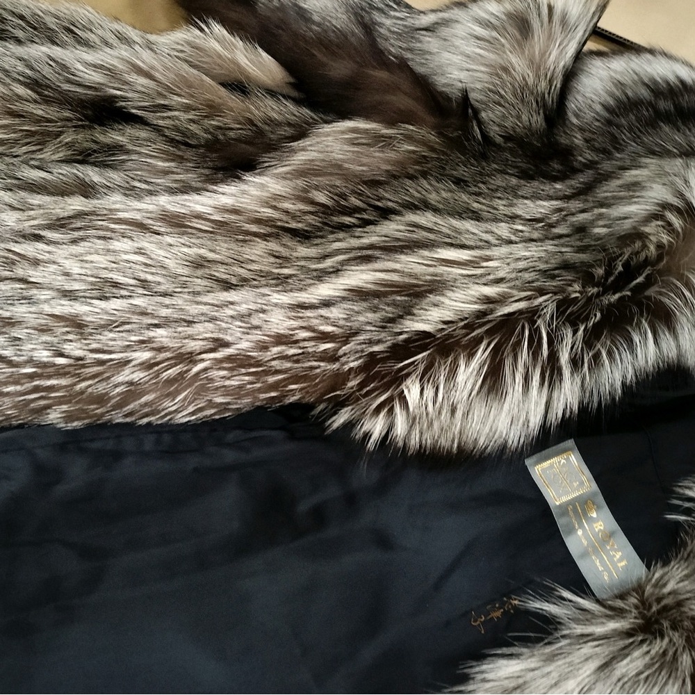 (Royal Saga Fox) Real Silver Fox Fur Coat - Picture 7 of 11